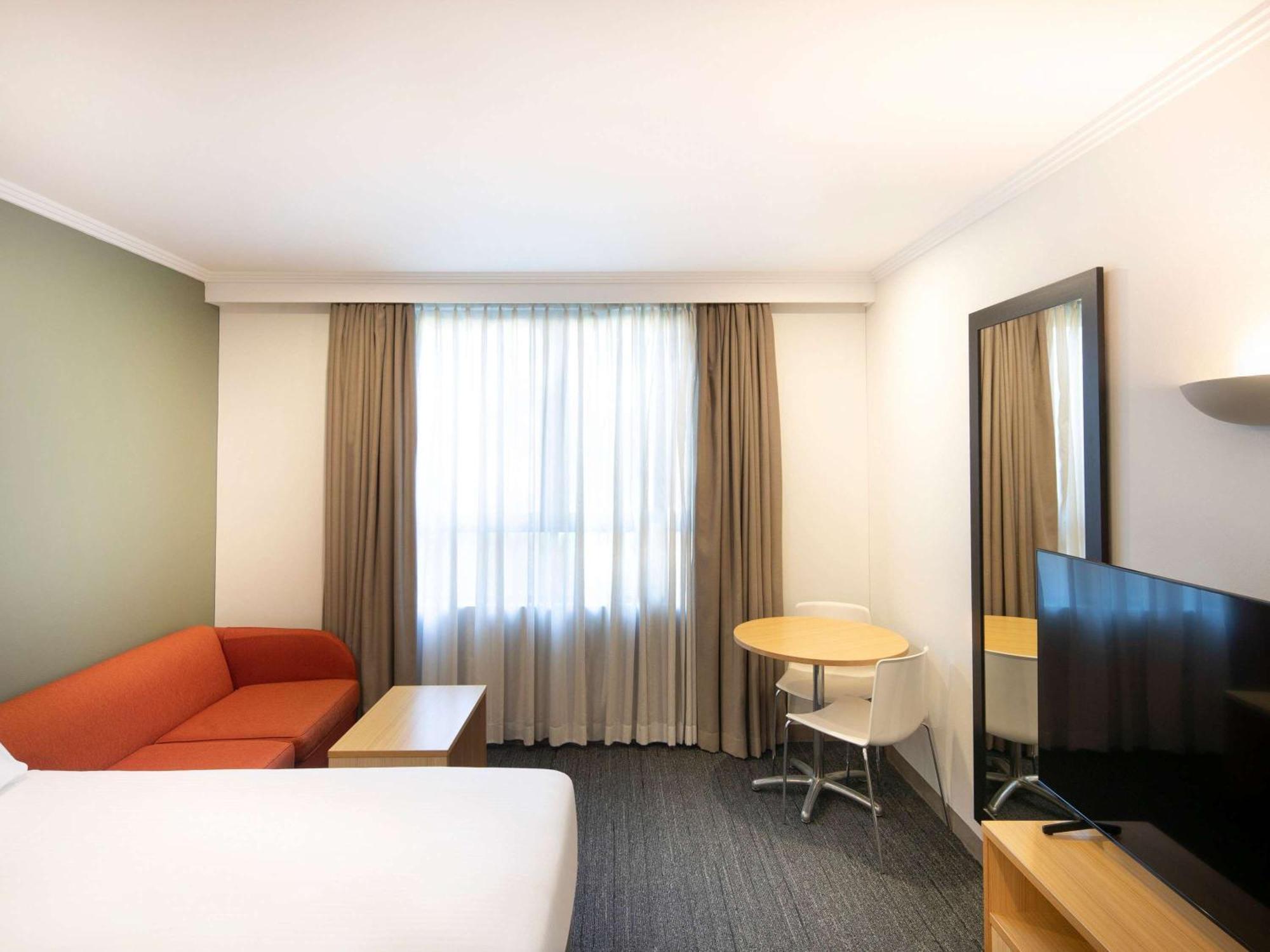 ทราเวลลอดจ์ โฮเต็ล แมคควารี นอร์ท ไรด์ ซิดนีย์ Hotel ภายนอก รูปภาพ